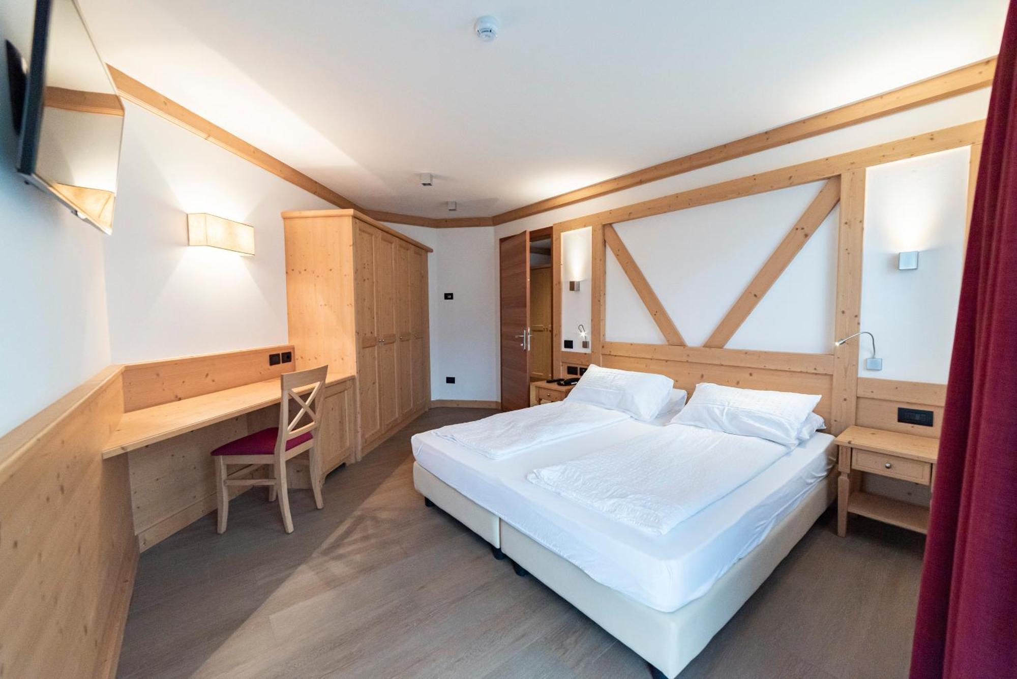Hotel Garni Paradisi - Wellness & Spa ميزانو المظهر الخارجي الصورة