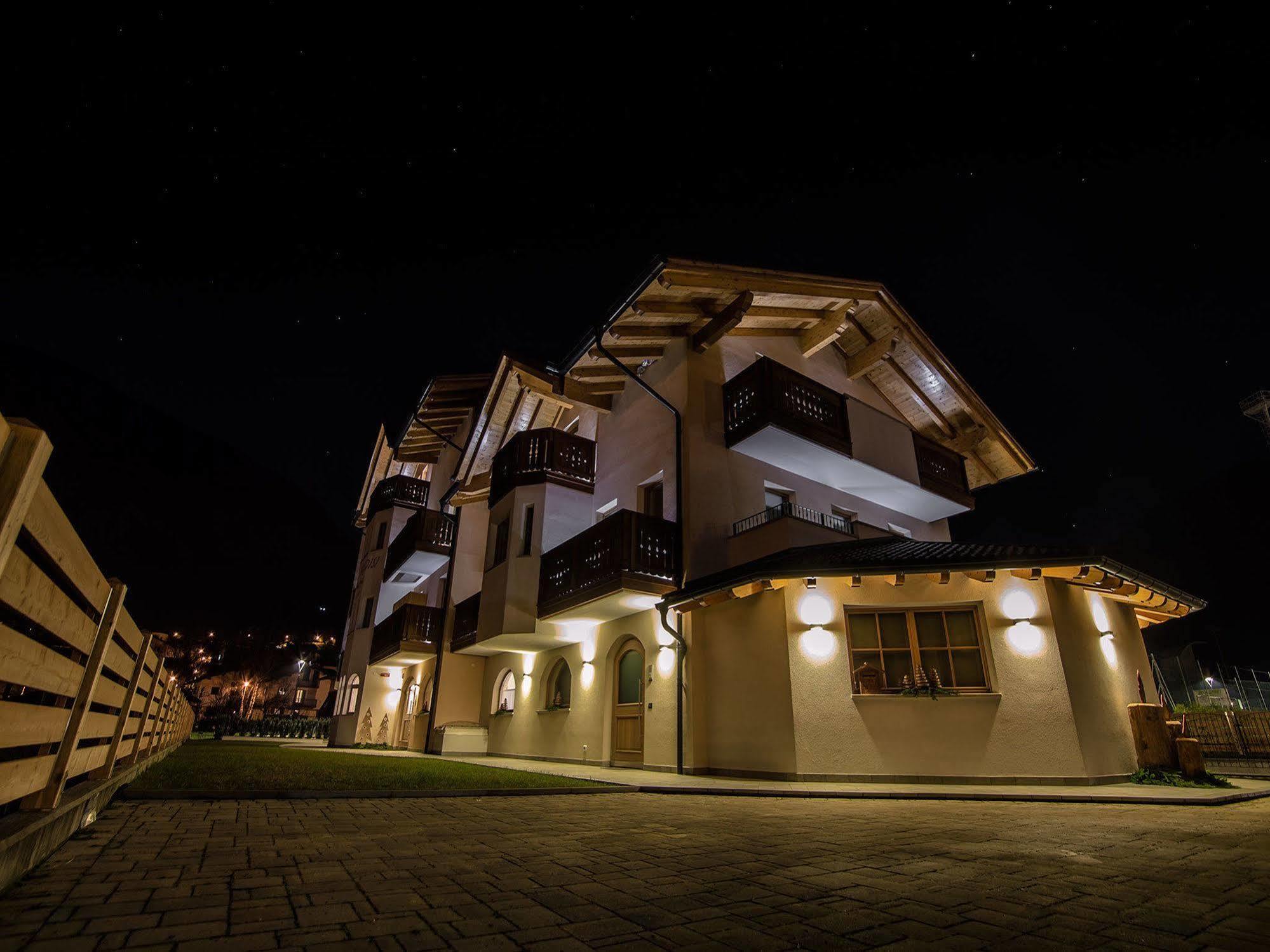 Hotel Garni Paradisi - Wellness & Spa ميزانو المظهر الخارجي الصورة