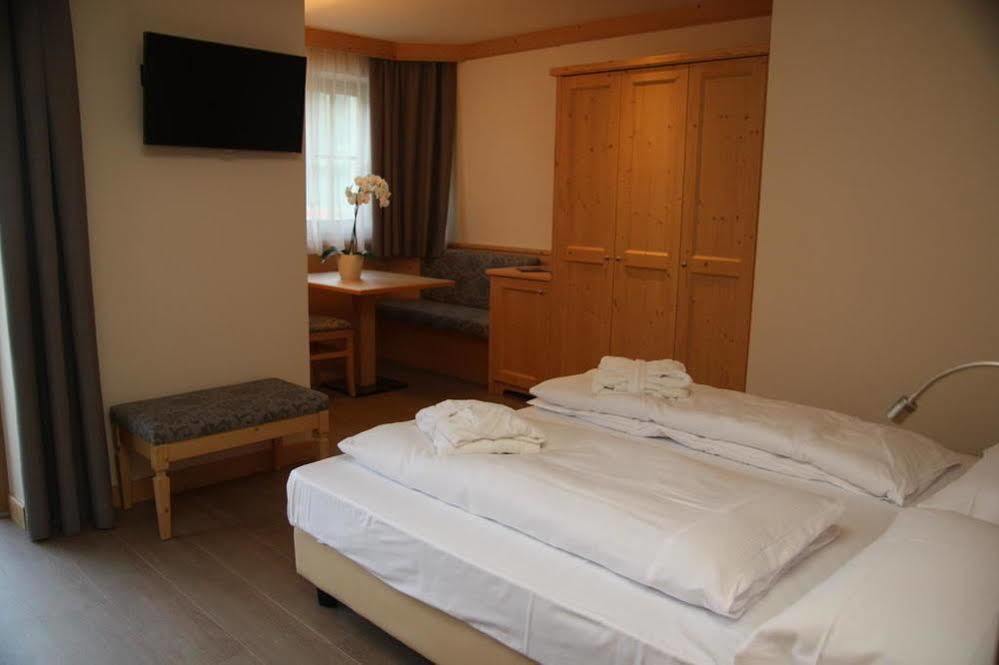 Hotel Garni Paradisi - Wellness & Spa ميزانو المظهر الخارجي الصورة
